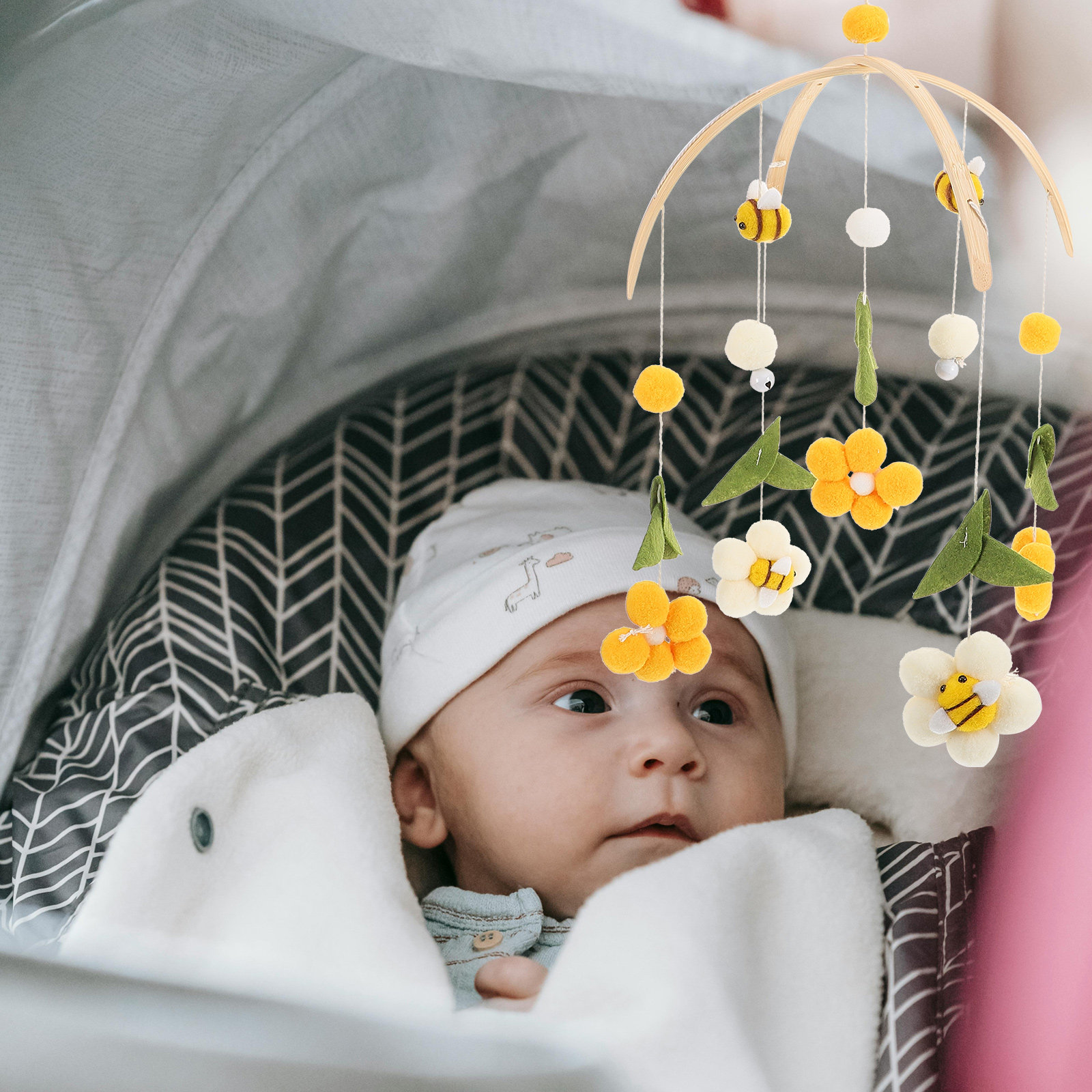 Crib Mobile for Girls Bee and  – Baby Nursery Themes Girl recenzja i cena